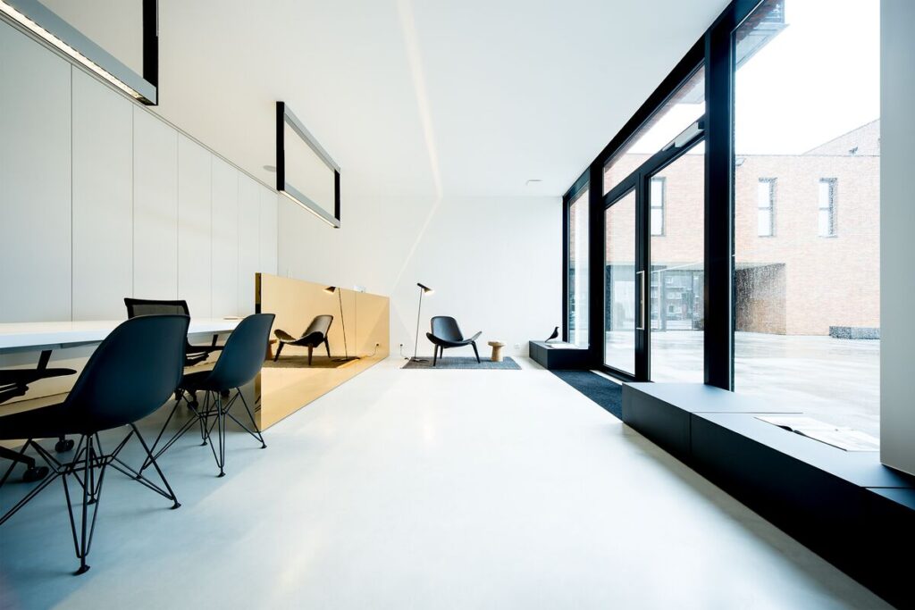 Medium Office LMORE Belgium 2015 1
